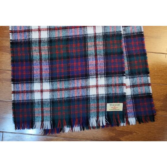 Ingles Buchan 100% Pure Wool Scarf Tartan Plaid Light Weight Made in Scotland - Picture 4 of 9